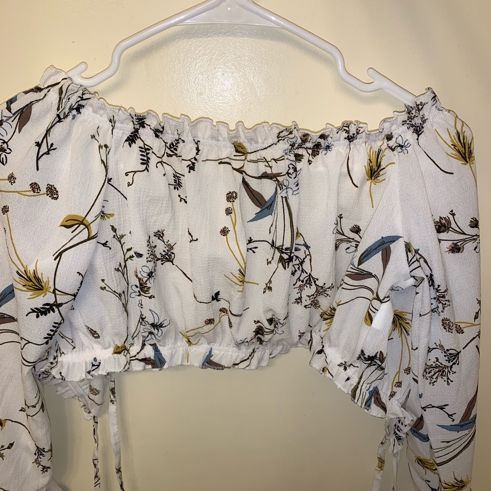 Floral off the shoulders crop top